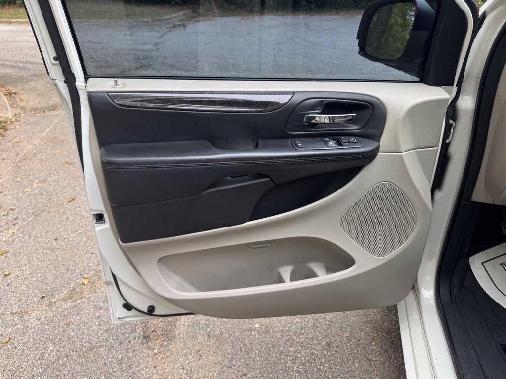 Used 2012 Dodge Grand Caravan SE FWD image 23