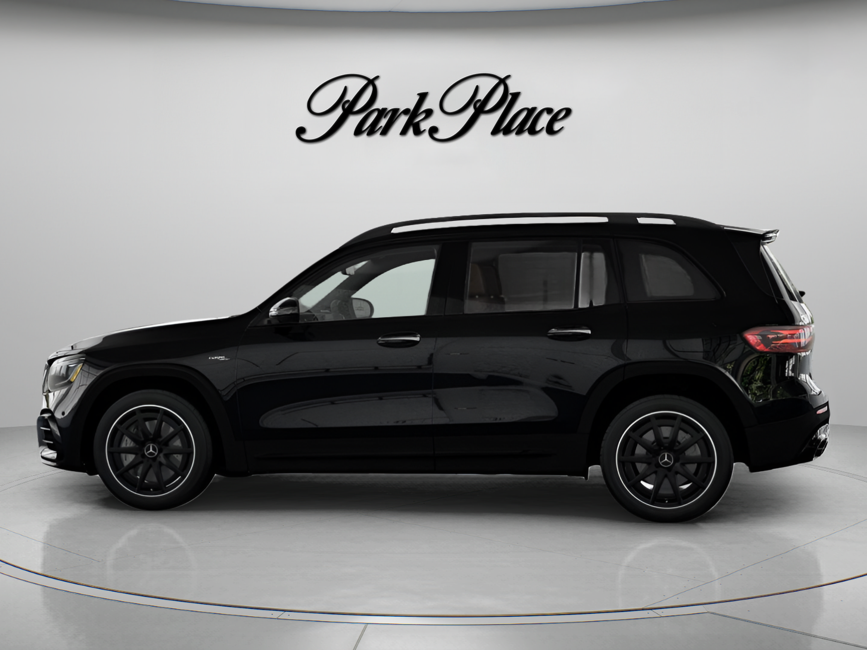 Used 2026 Mercedes-Benz GLB 35 AMG 4MATIC image 9