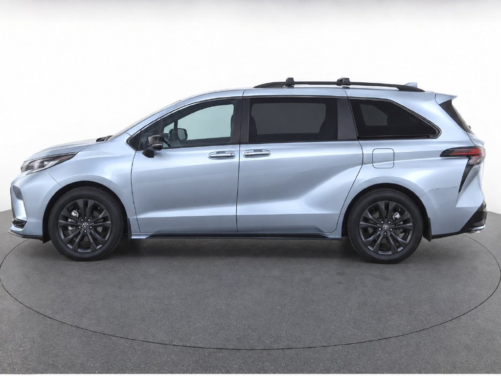 Used 2025 Toyota Sienna XSE w/ XSE Premium Package AWD/4WD image 6