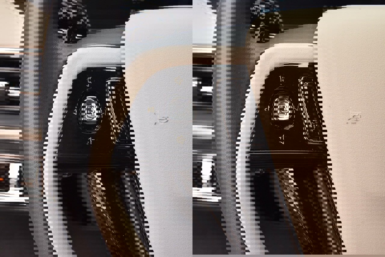 Certified 2025 Lincoln Corsair Reserve image 24