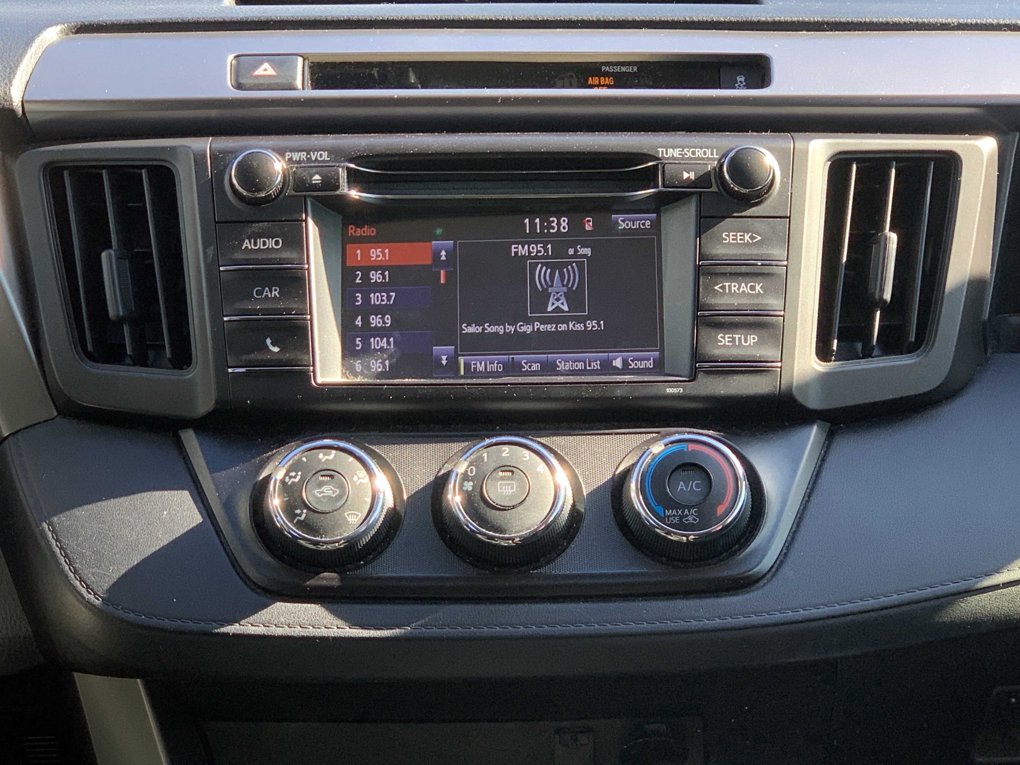 Used 2016 Toyota RAV4 LE image 31