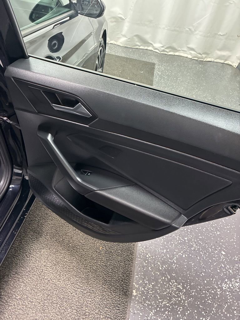 Used 2025 Volkswagen Jetta Sport image 23