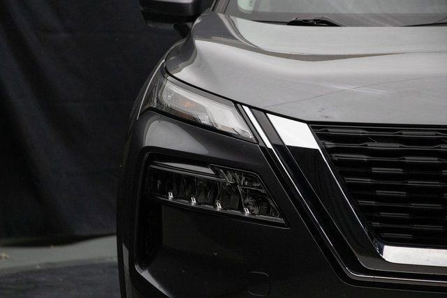 Used 2023 Nissan Rogue SL w/ SL Premium Package image 5