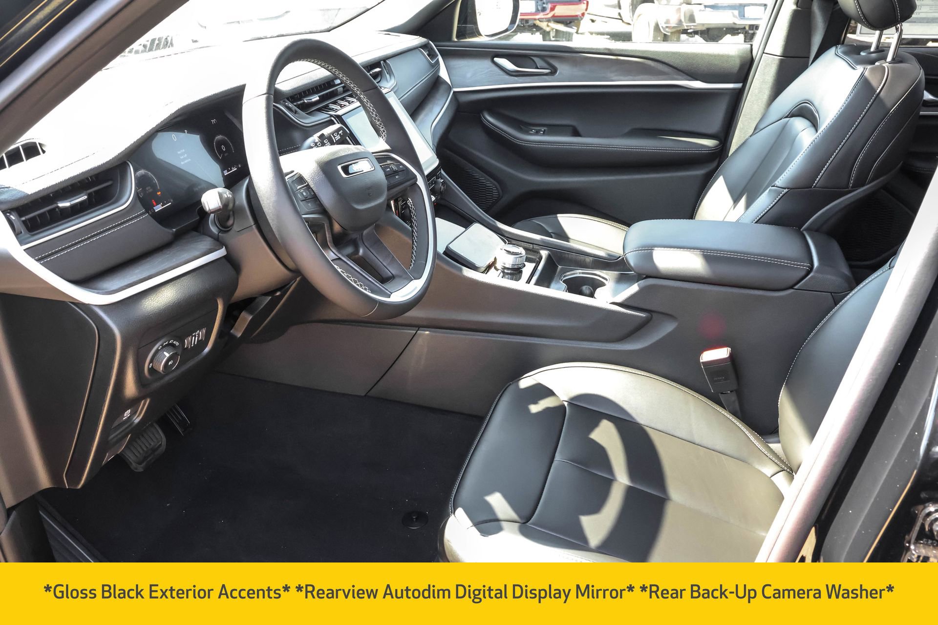 New 2025 Jeep Grand Cherokee Limited w/ Luxury Tech Group II image 5