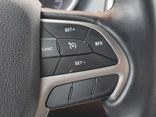 Used 2018 Jeep Grand Cherokee Limited w/ Luxury Group II AWD/4WD image 27