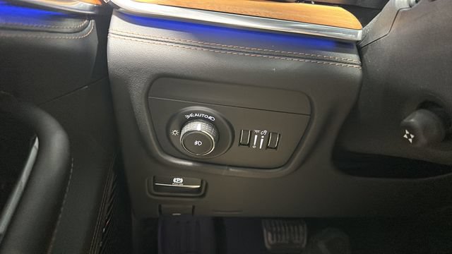 Used 2024 Jeep Grand Cherokee Summit AWD/4WD image 16