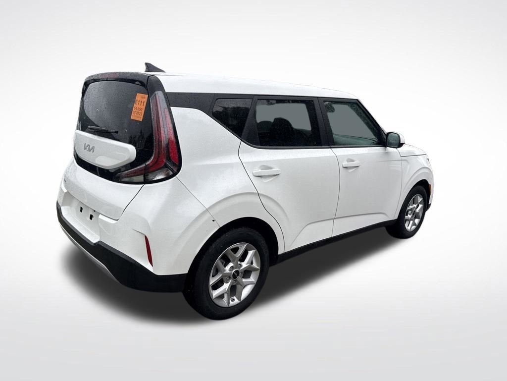 Used 2023 Kia Soul LX w/ LX Technology Package FWD image 18