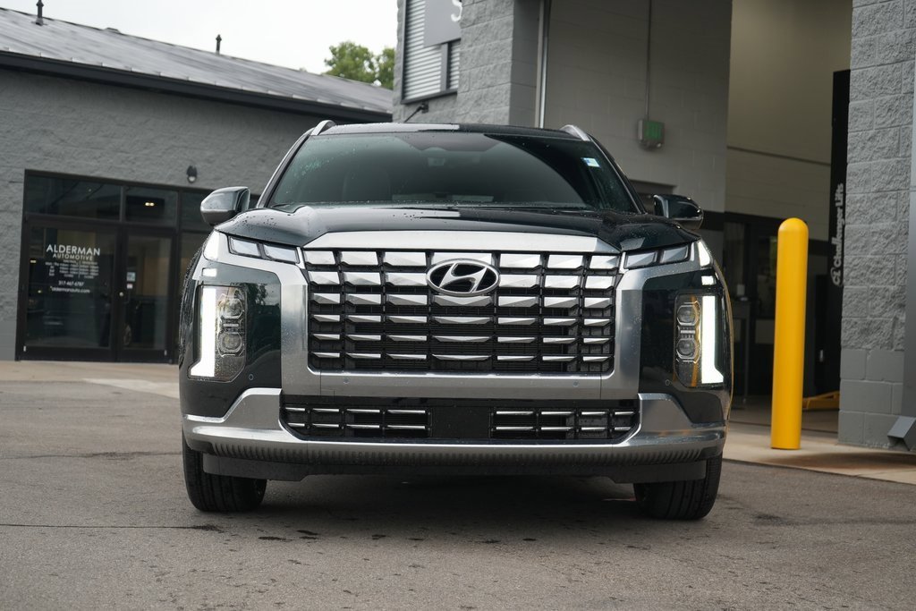 Used 2025 Hyundai Palisade Calligraphy image 2