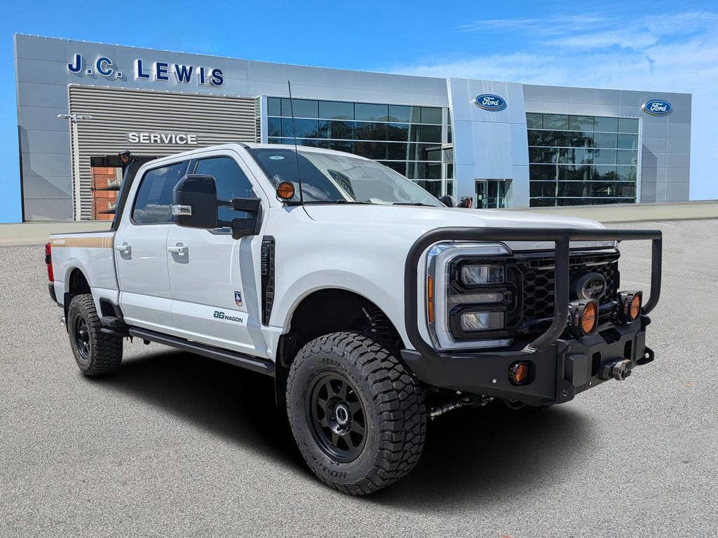 New 2026 Ford F250 Lariat w/ Black Appearance Package AWD/4WD image 1