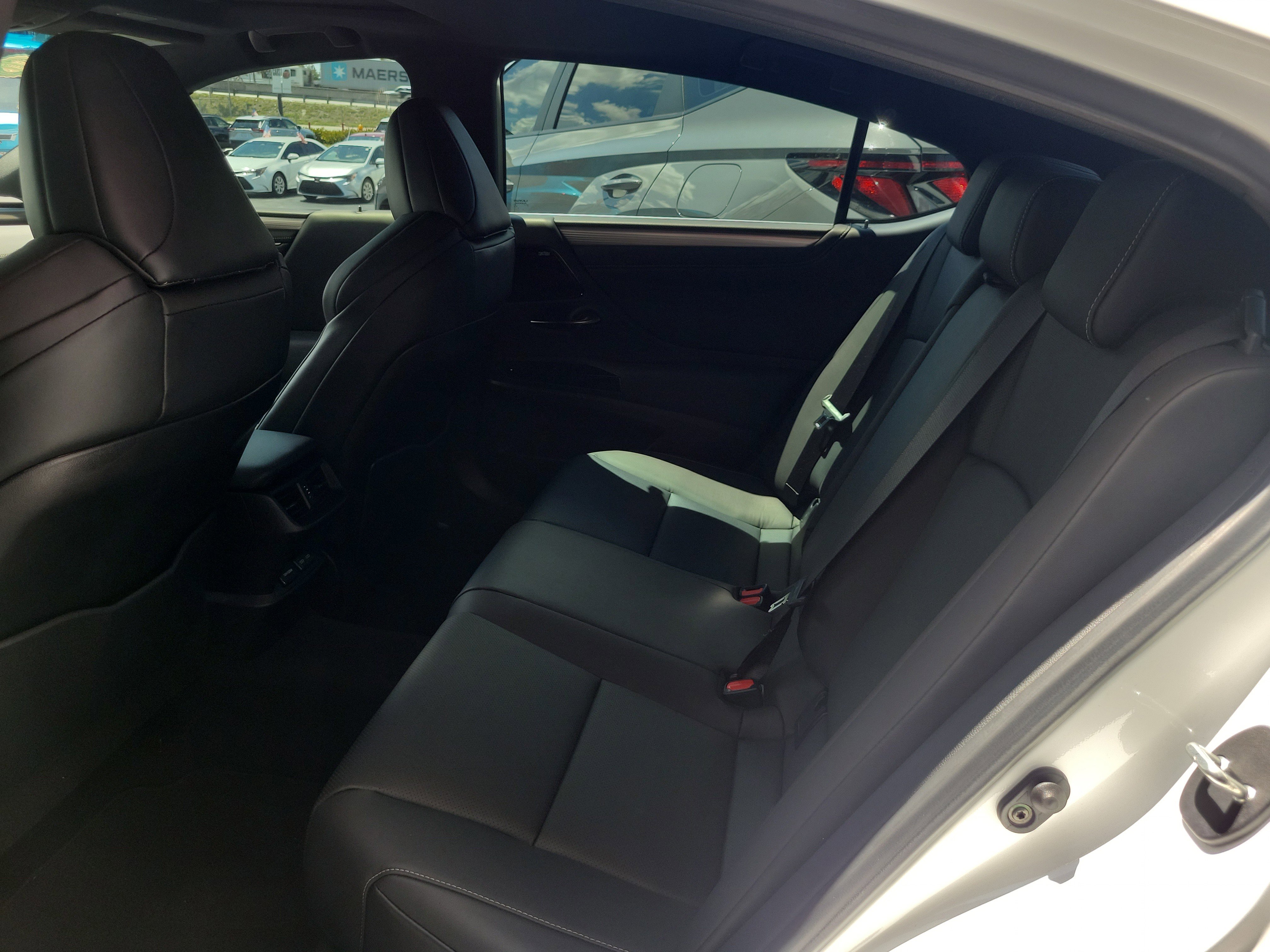 Used 2024 Lexus ES 350 F Sport w/ Accessory Package (Z2) FWD image 16