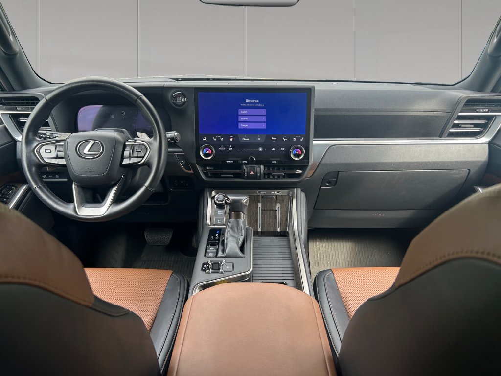 Used 2024 Lexus GX 550 w/ Accessory Package (Z1) AWD/4WD image 12