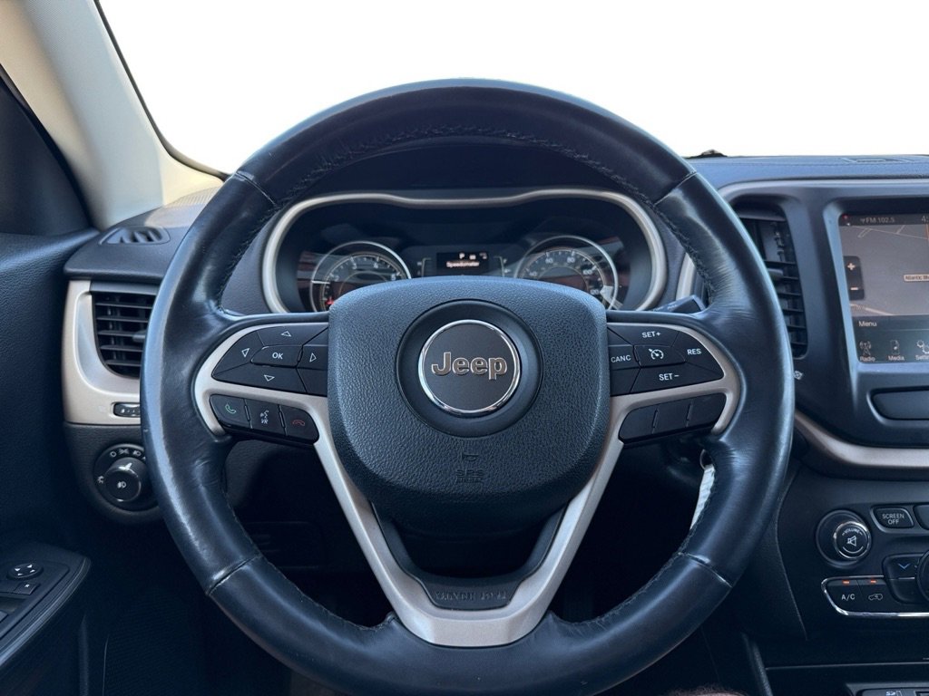 Used 2015 Jeep Cherokee Latitude FWD image 18