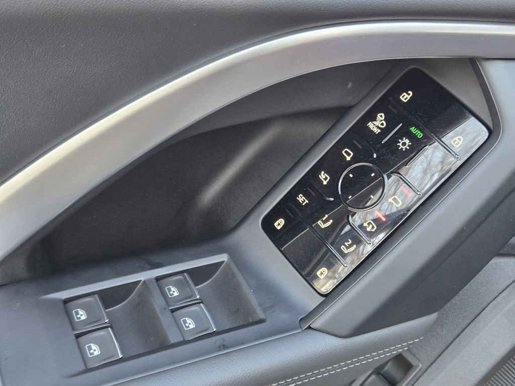 Certified 2025 Audi Q5 Prestige image 30