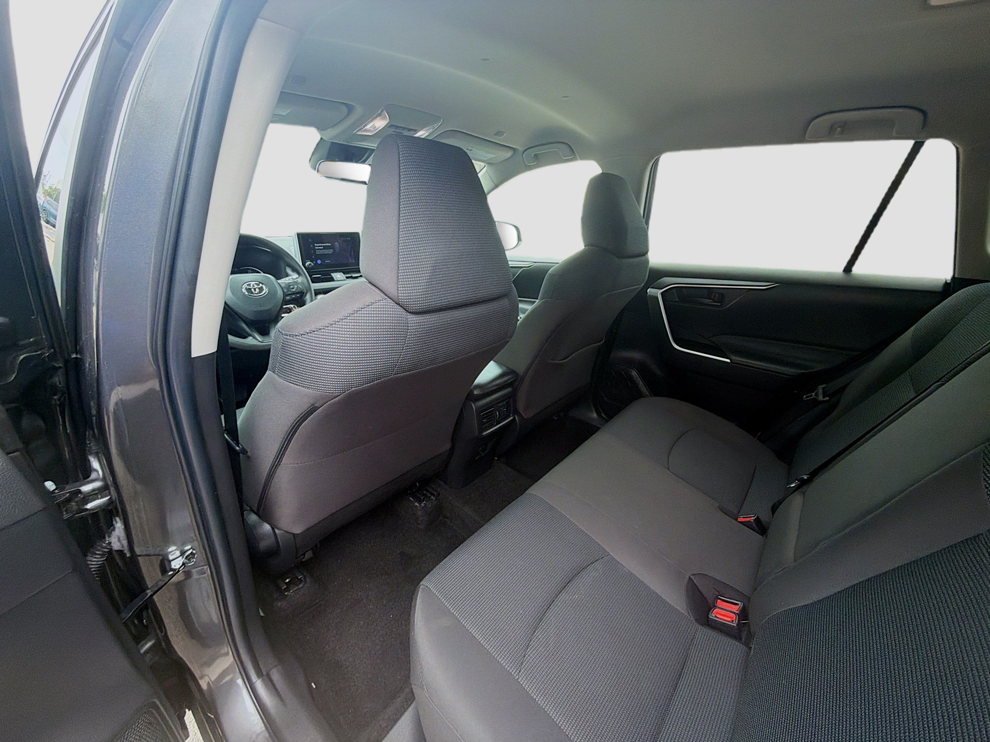Used 2023 Toyota RAV4 LE AWD/4WD image 25
