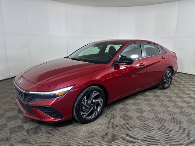 Certified 2025 Hyundai Elantra Sport image 7