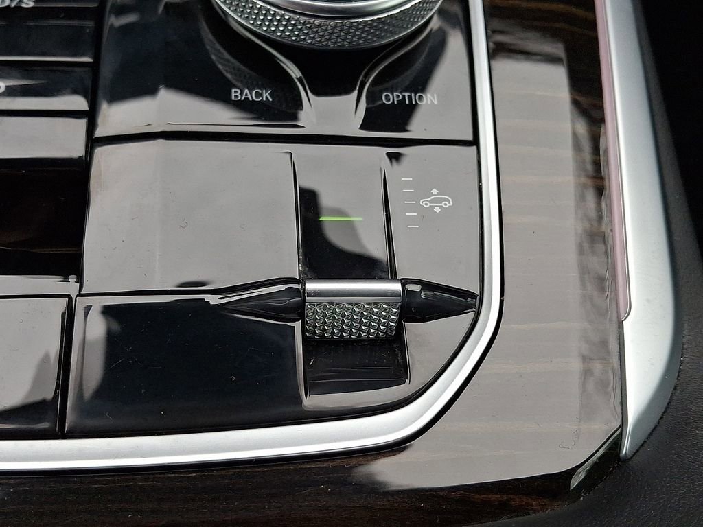 Used 2024 BMW X5 xDrive50e image 27