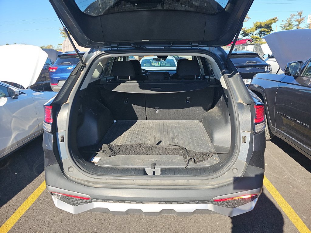 Used 2024 Kia Sportage LX AWD/4WD image 7