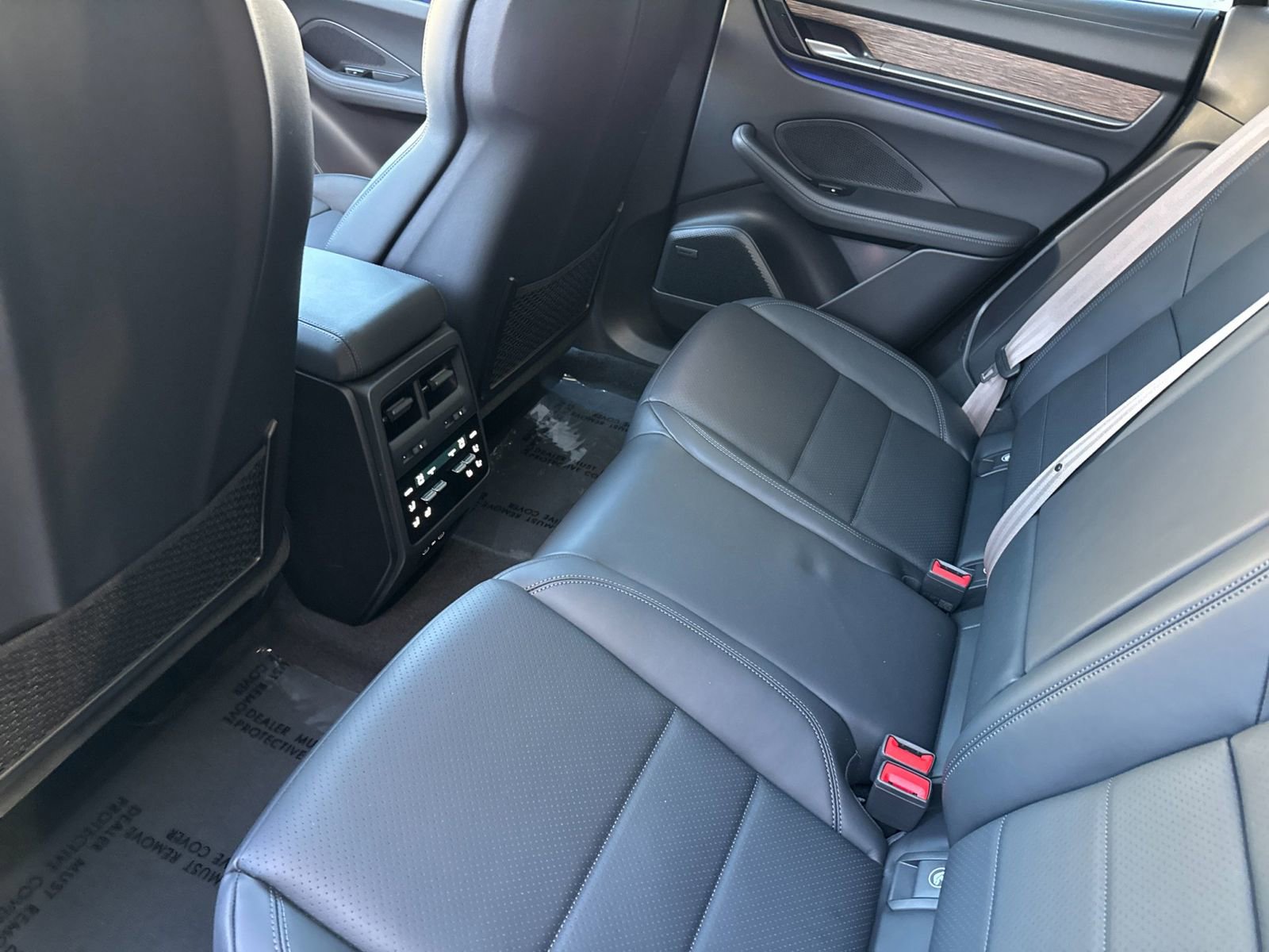 Used 2025 Porsche Macan 4 Electric image 14