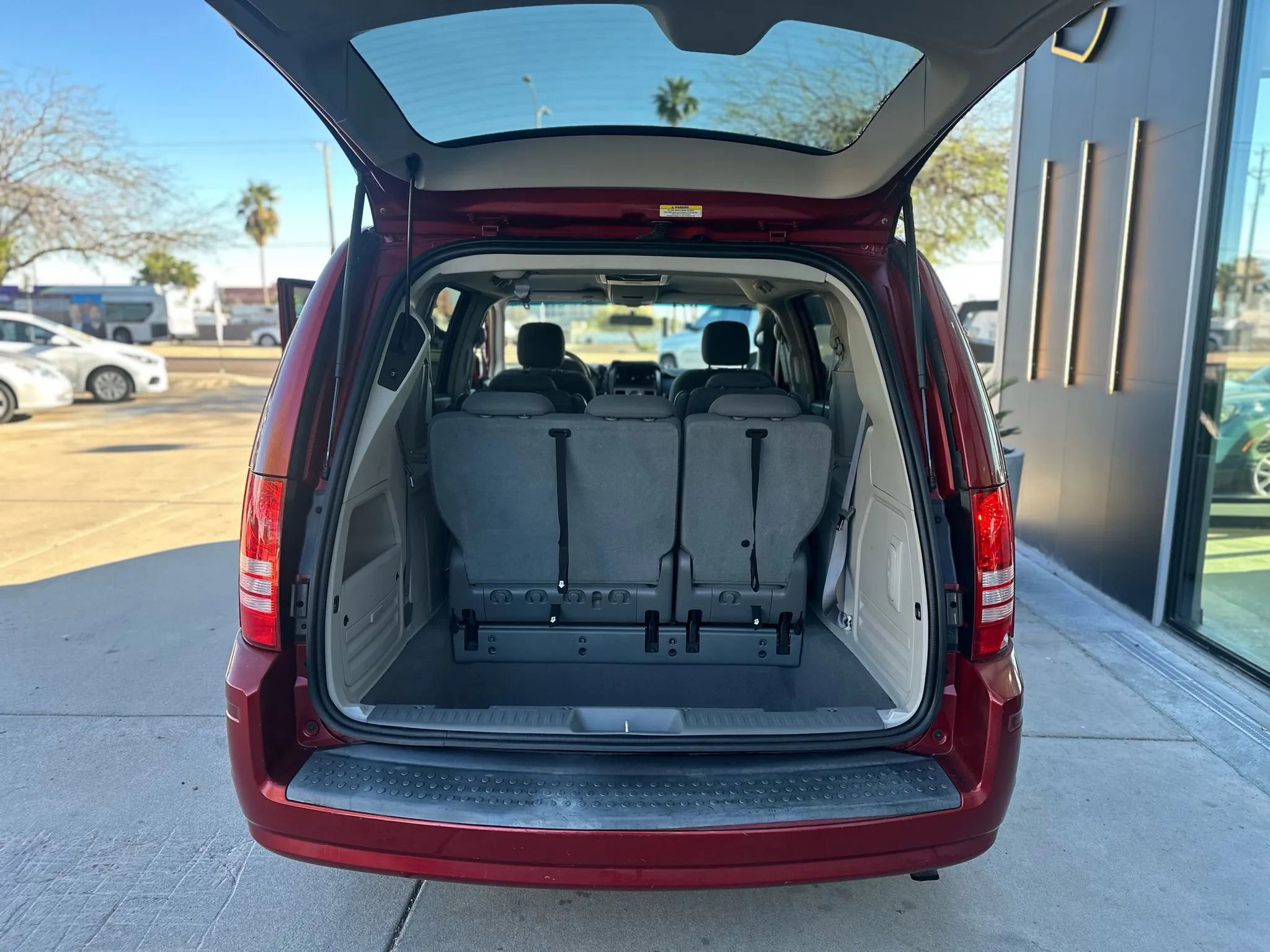 Used 2009 Chrysler Town & Country Touring image 32