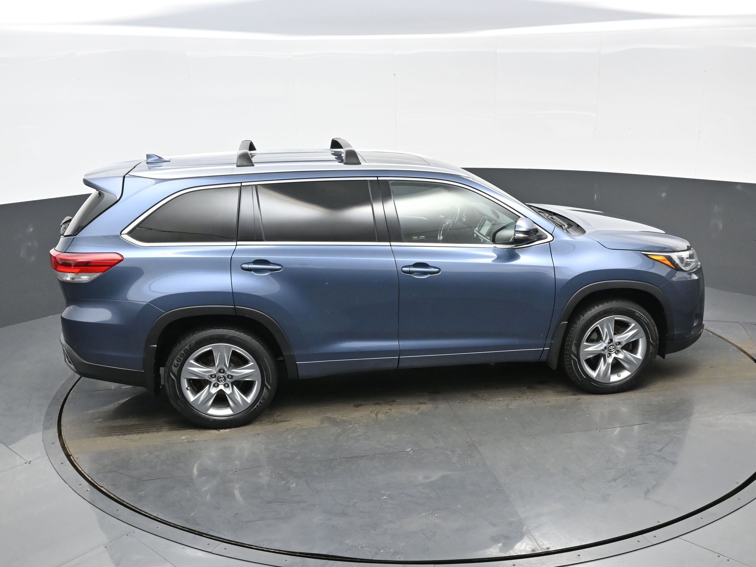 Used 2017 Toyota Highlander Limited image 41