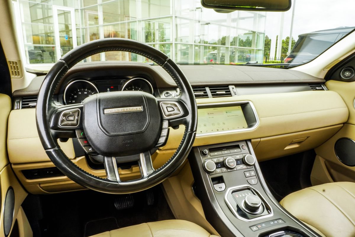 Used 2018 Land Rover Range Rover Evoque SE AWD/4WD image 15