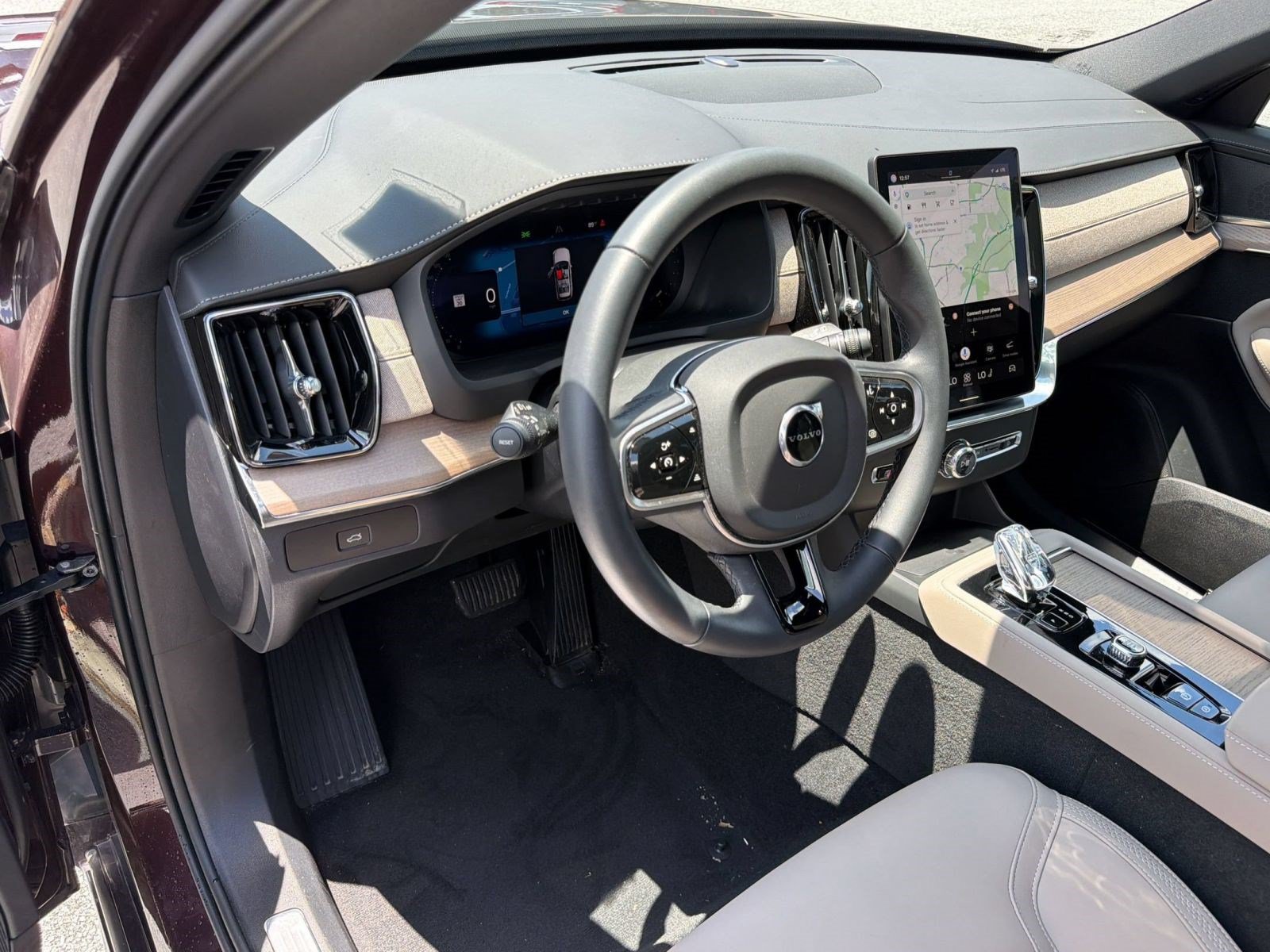 Certified 2025 Volvo XC90 B6 Core AWD/4WD image 4