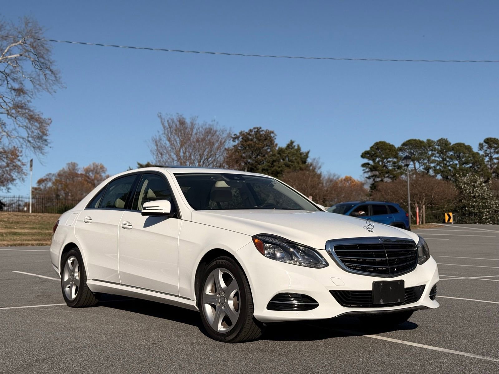 Used 2014 Mercedes-Benz E 350 4MATIC Sedan image 4