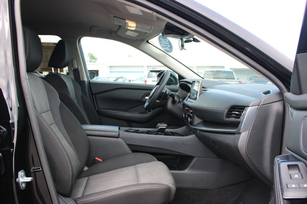 Used 2024 Nissan Rogue SV AWD/4WD image 27