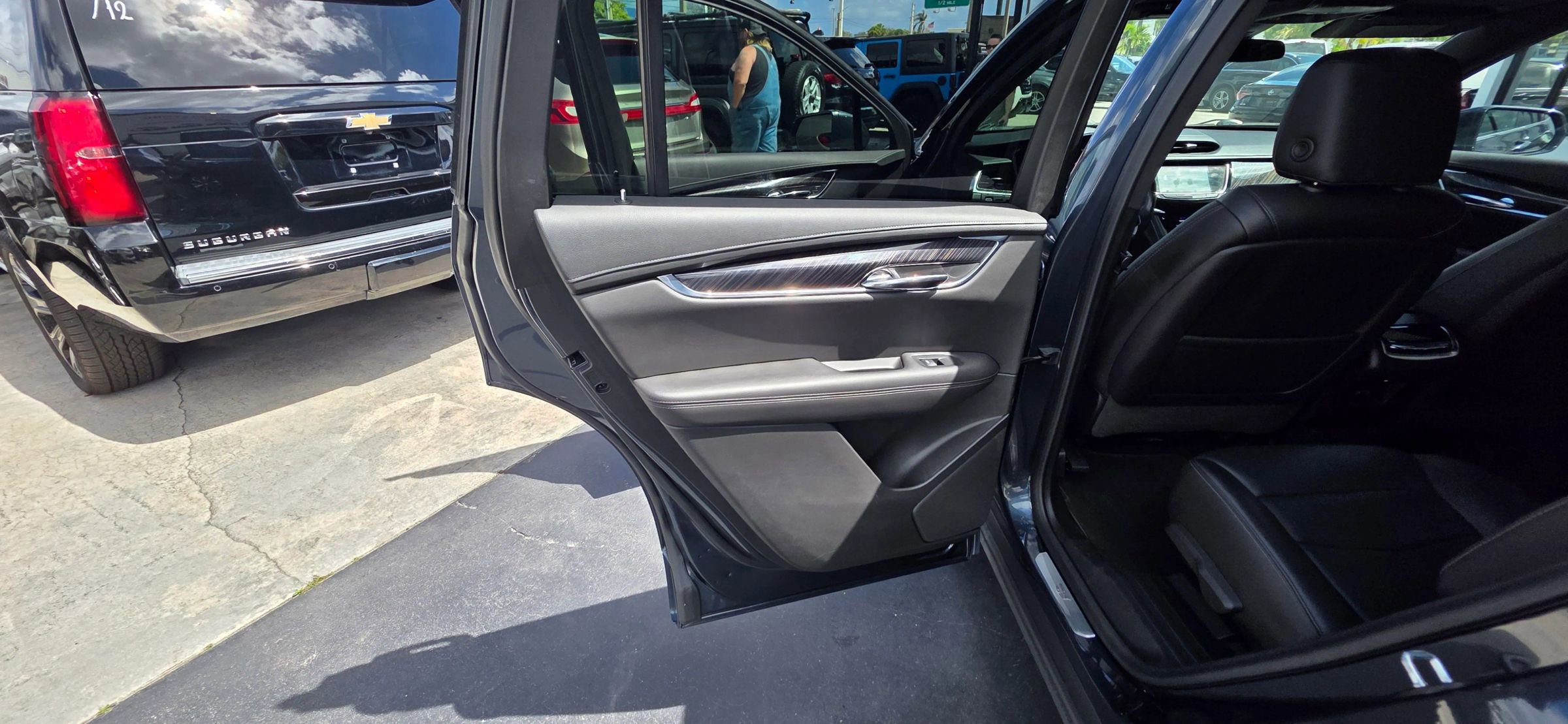 Used 2020 Cadillac XT6 Premium Luxury image 24