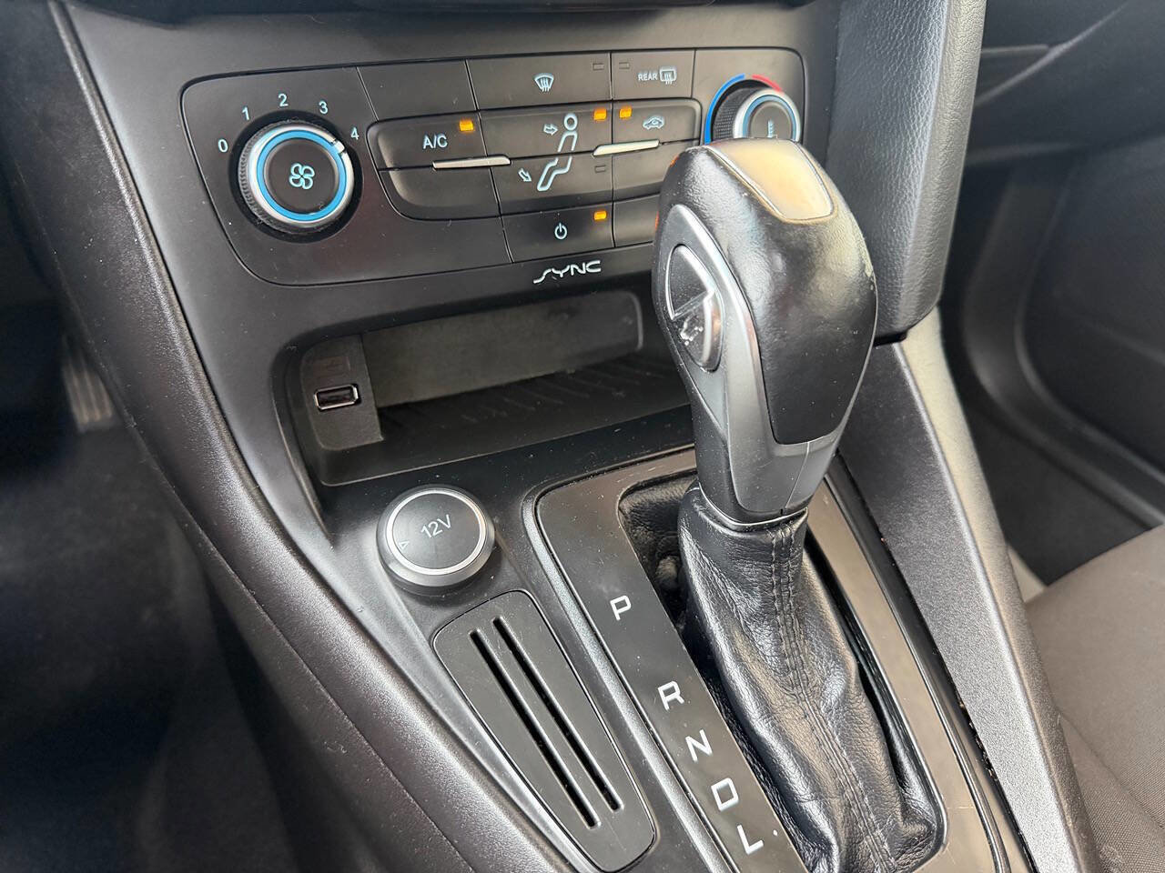 Used 2016 Ford Focus SE FWD image 26