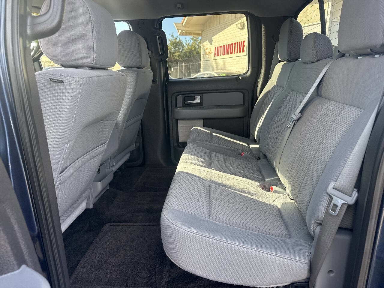 Used 2014 Ford F150 XLT w/ Equipment Group 302A Luxury image 4