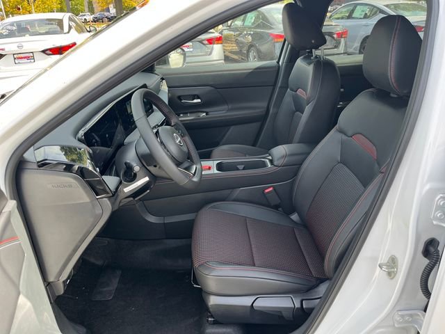 New 2026 Nissan Kicks SR w/ Cold Weather Package AWD/4WD image 13