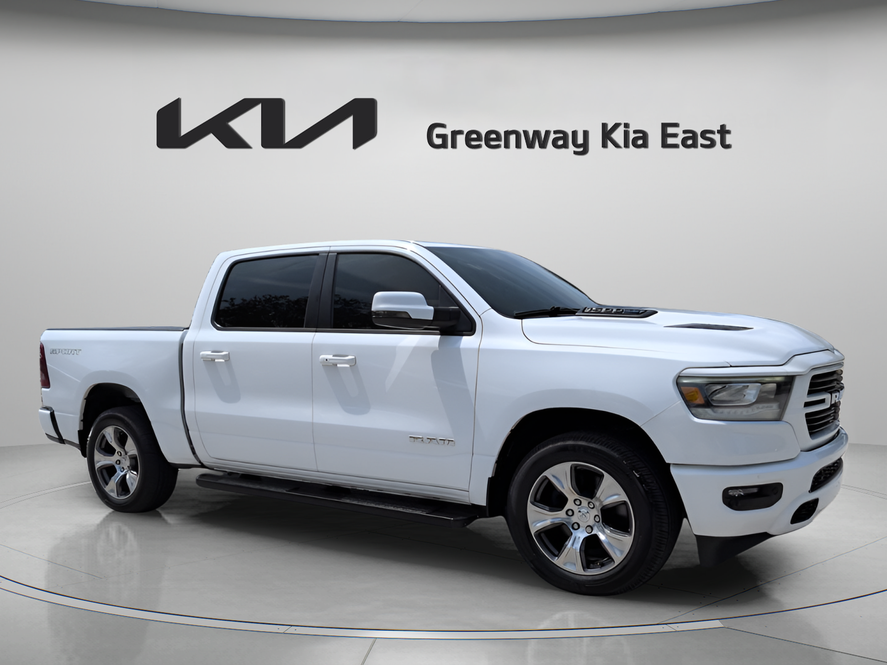 Used 2023 RAM 1500 Laramie RWD image 3