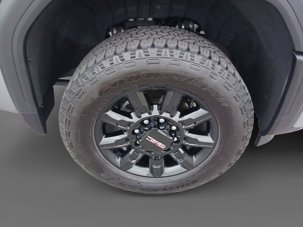 Used 2025 GMC Sierra 2500 AT4 AWD/4WD image 16