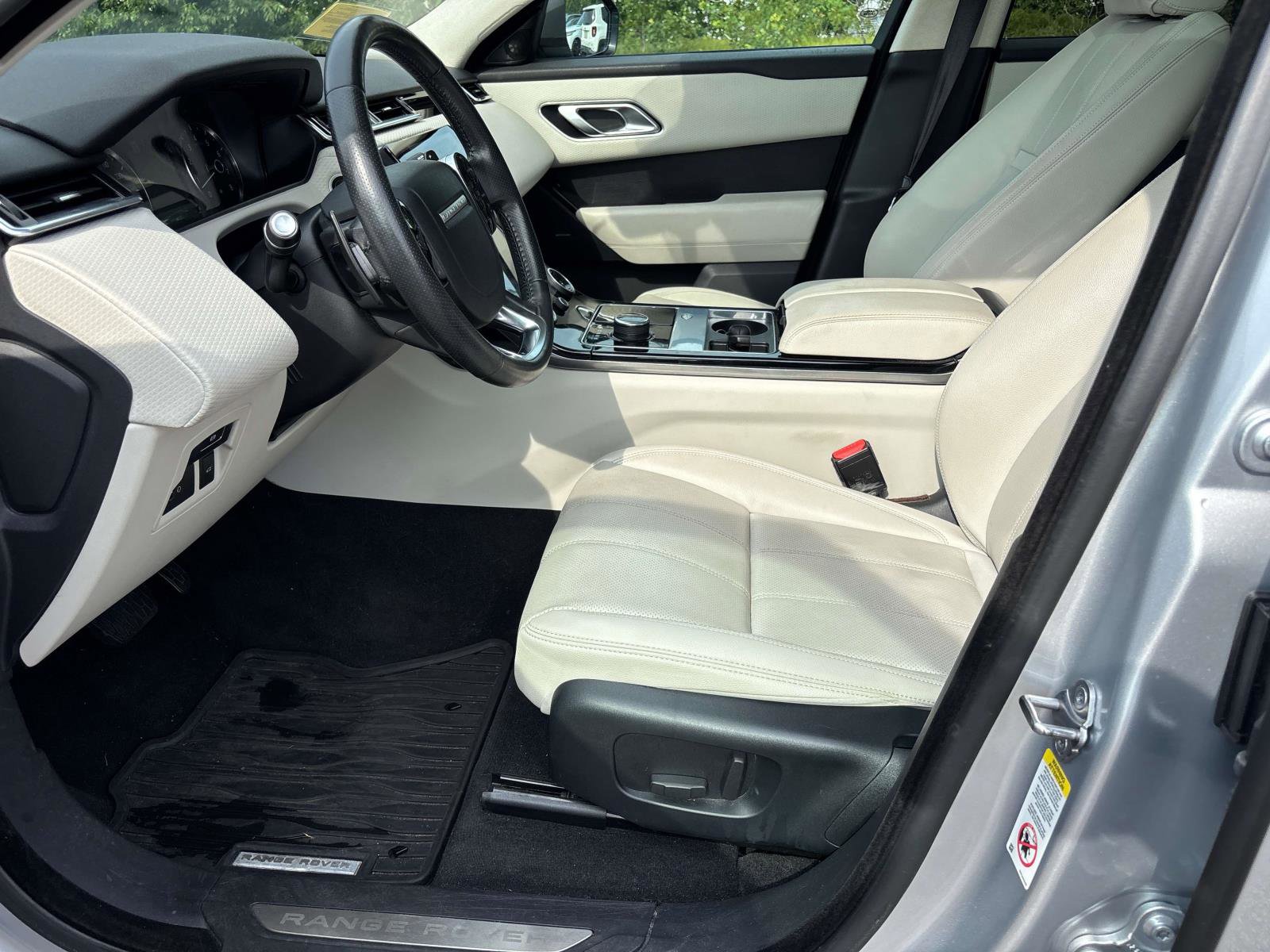 Used 2018 Land Rover Range Rover Velar S image 6