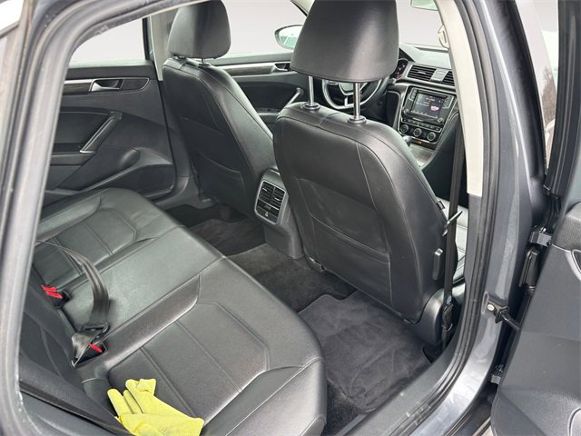 Used 2018 Volkswagen Passat 2.0T SE image 15