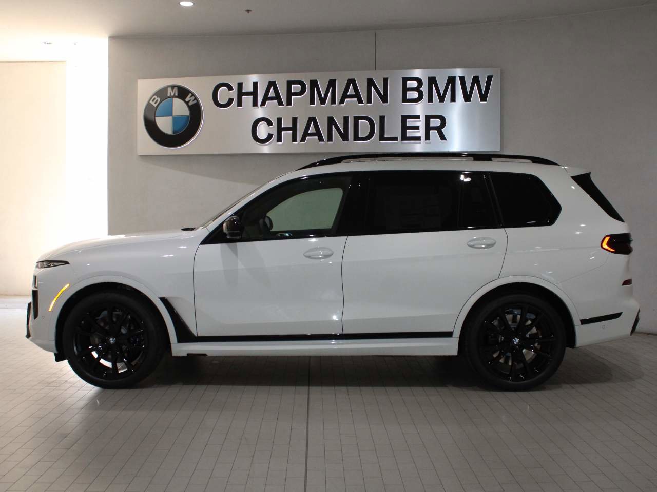 New 2026 BMW X7 M60i image 3