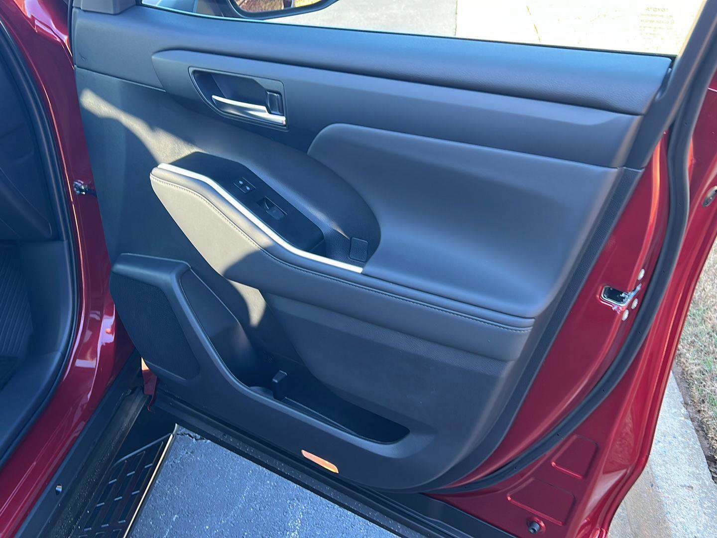 New 2026 Toyota Highlander XLE image 13