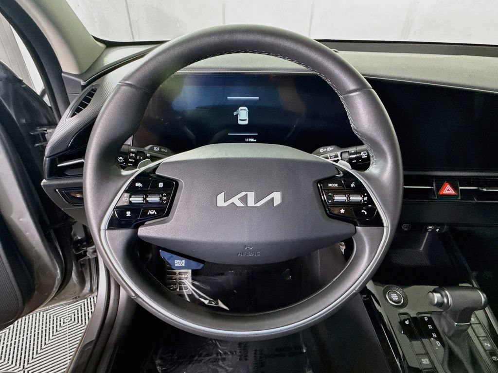 Used 2025 Kia Niro EX Touring FWD image 20