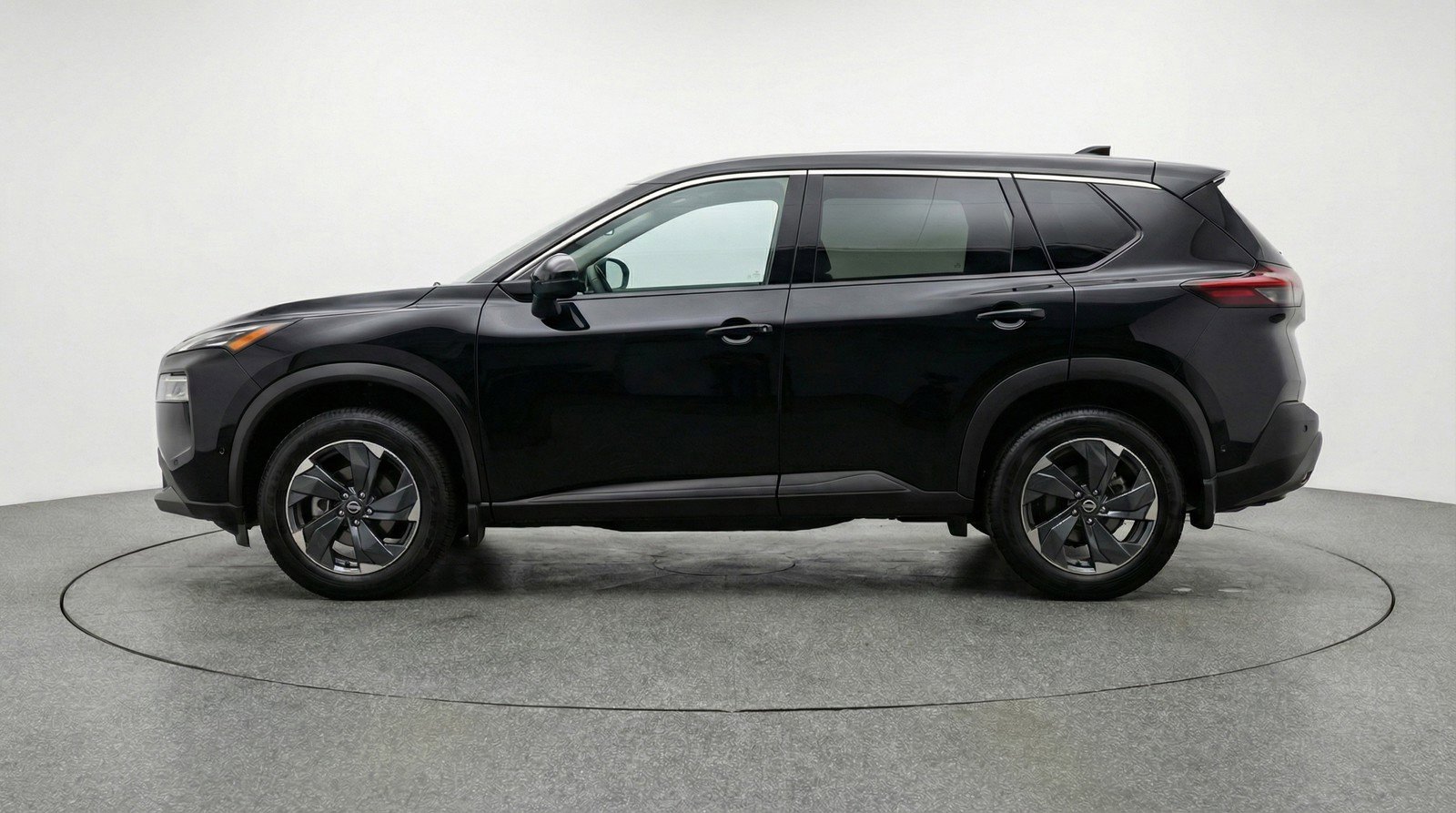 Used 2025 Nissan Rogue SV image 5