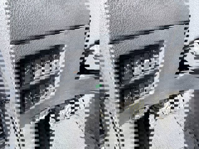 Certified 2017 Nissan Rogue SV w/ SV Premium Package image 20