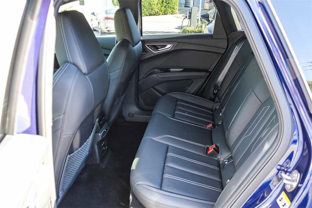 Used 2025 Audi Q4 e-tron Premium Plus w/ Premium Plus image 17