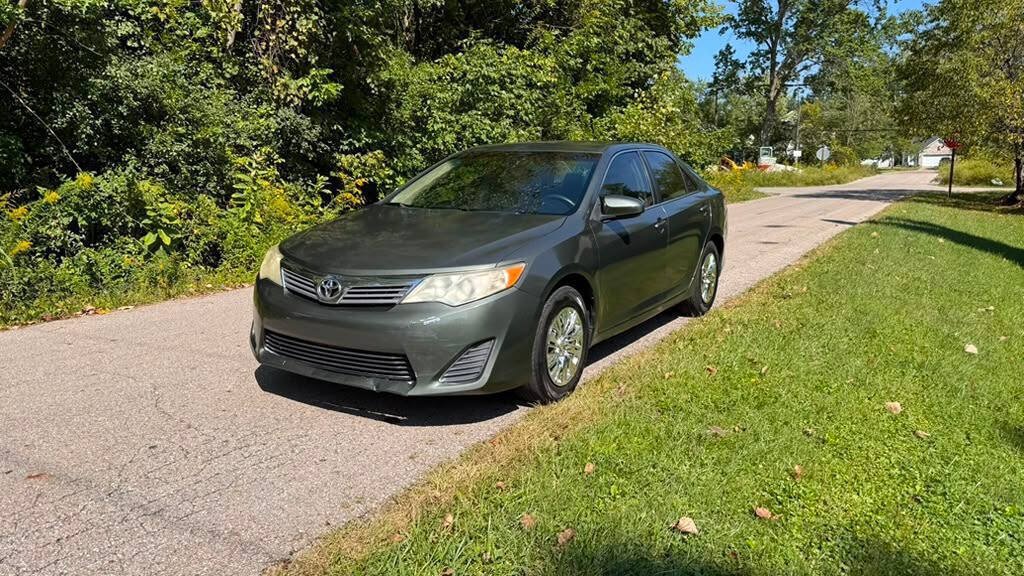 Used 2012 Toyota Camry FWD image 3