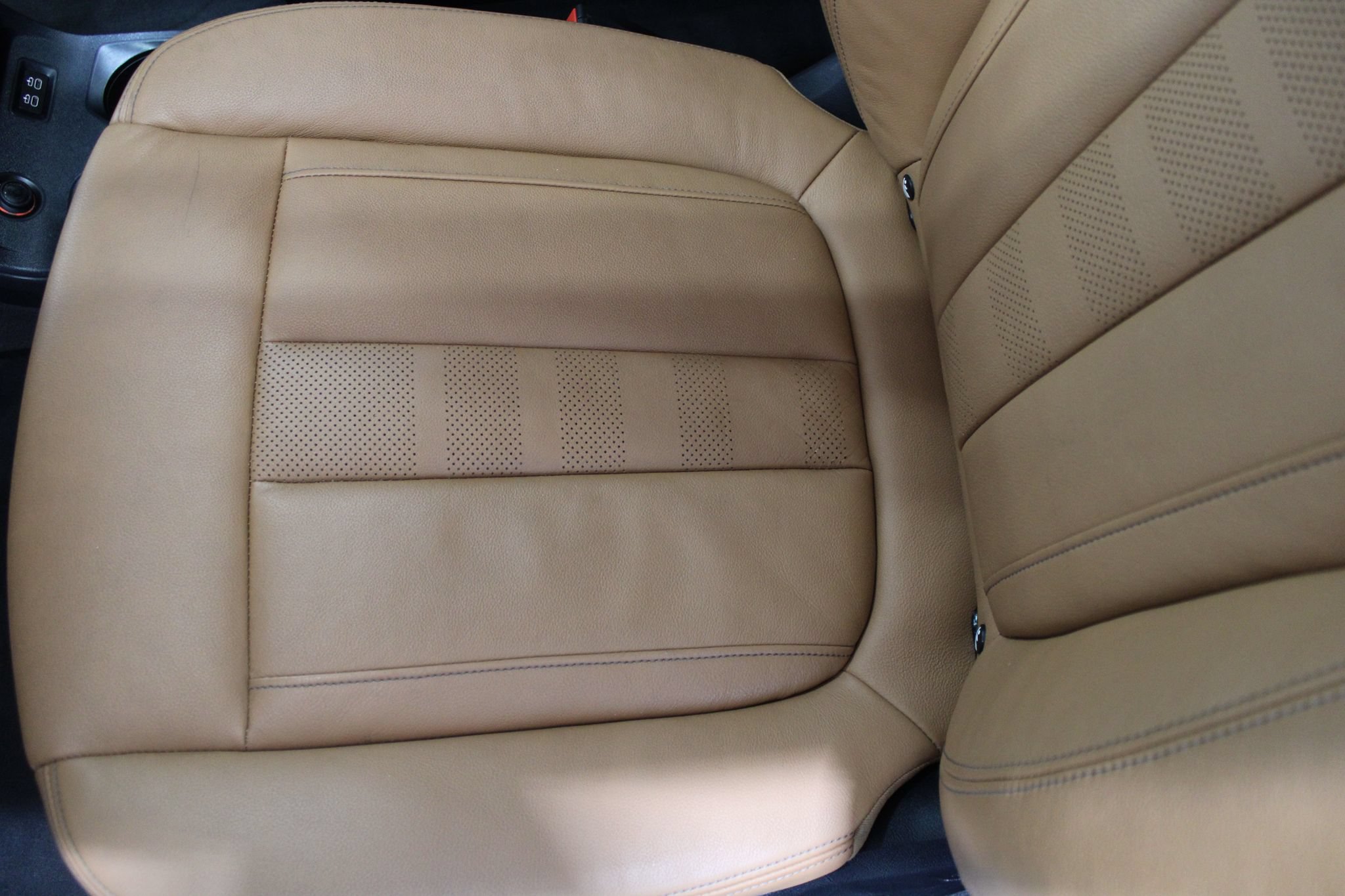 Used 2020 BMW X7 xDrive40i w/ Premium Package AWD/4WD image 18