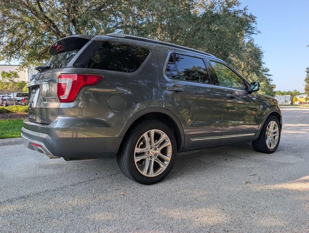 Used 2016 Ford Explorer XLT w/ Equipment Group 202A FWD image 7