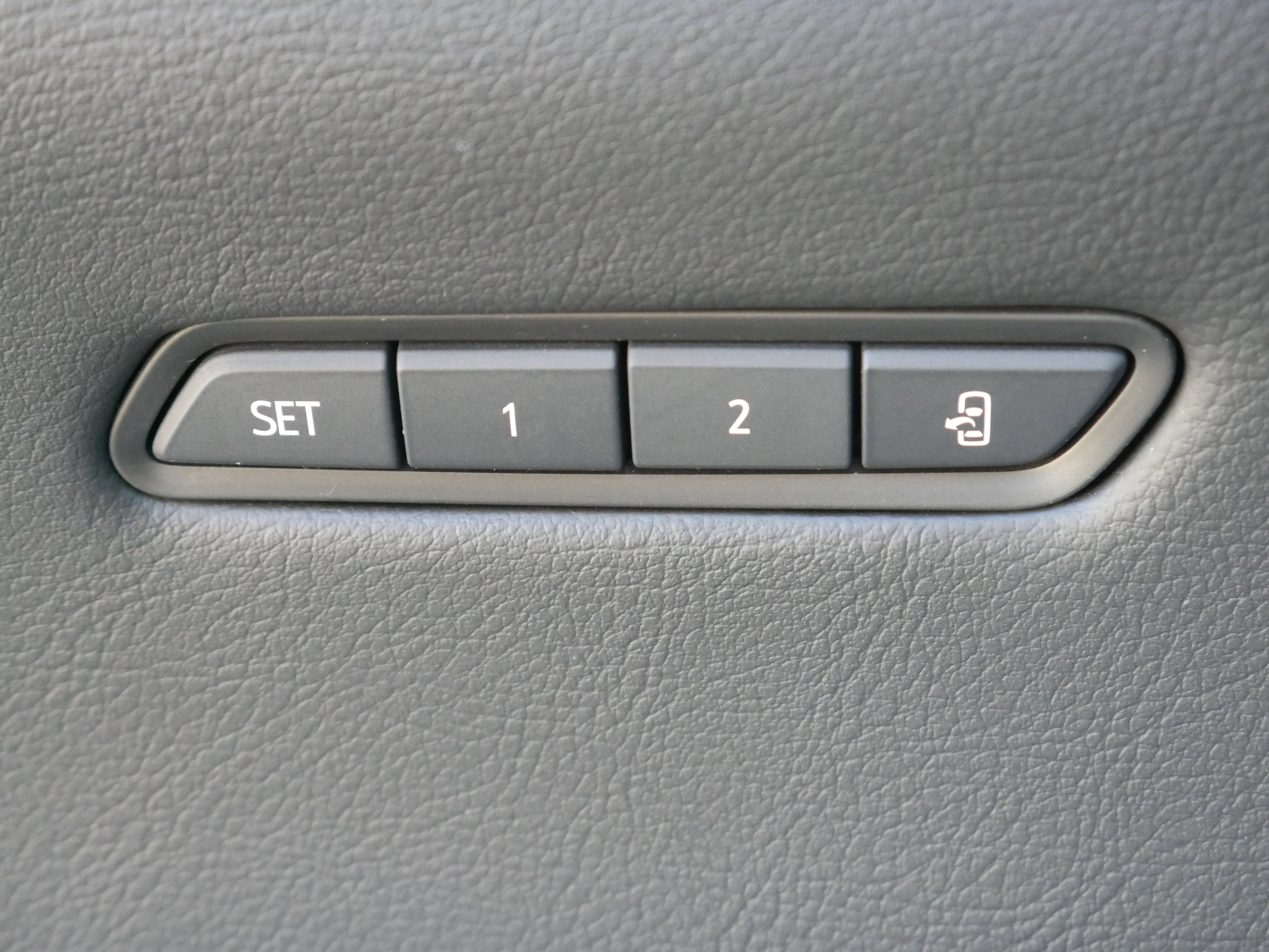 Certified 2022 Cadillac XT5 Sportv w/ Technology Package image 28