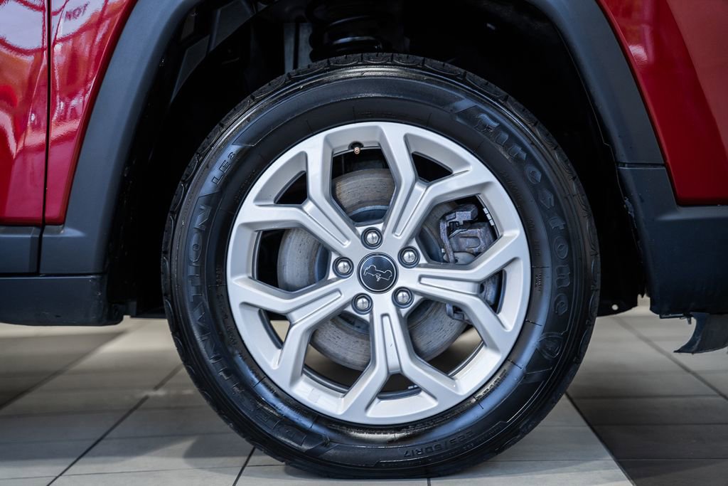 Certified 2025 Jeep Compass Latitude w/ Sun & Sound Group image 21