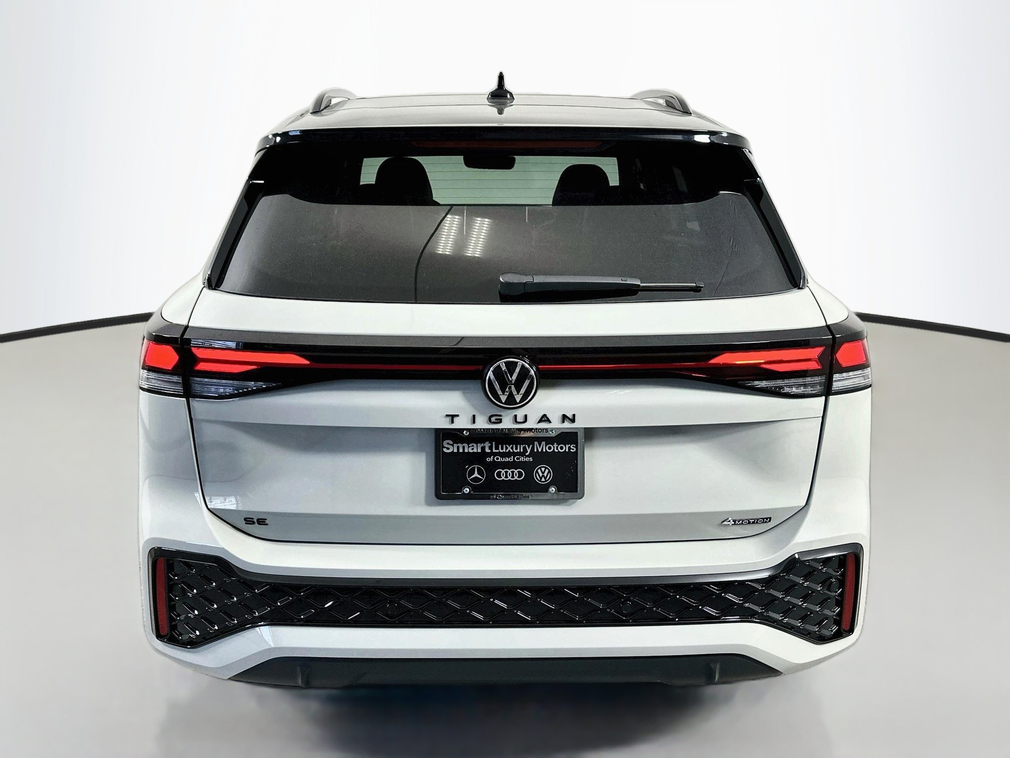 New 2026 Volkswagen Tiguan SE R-Line AWD/4WD image 6