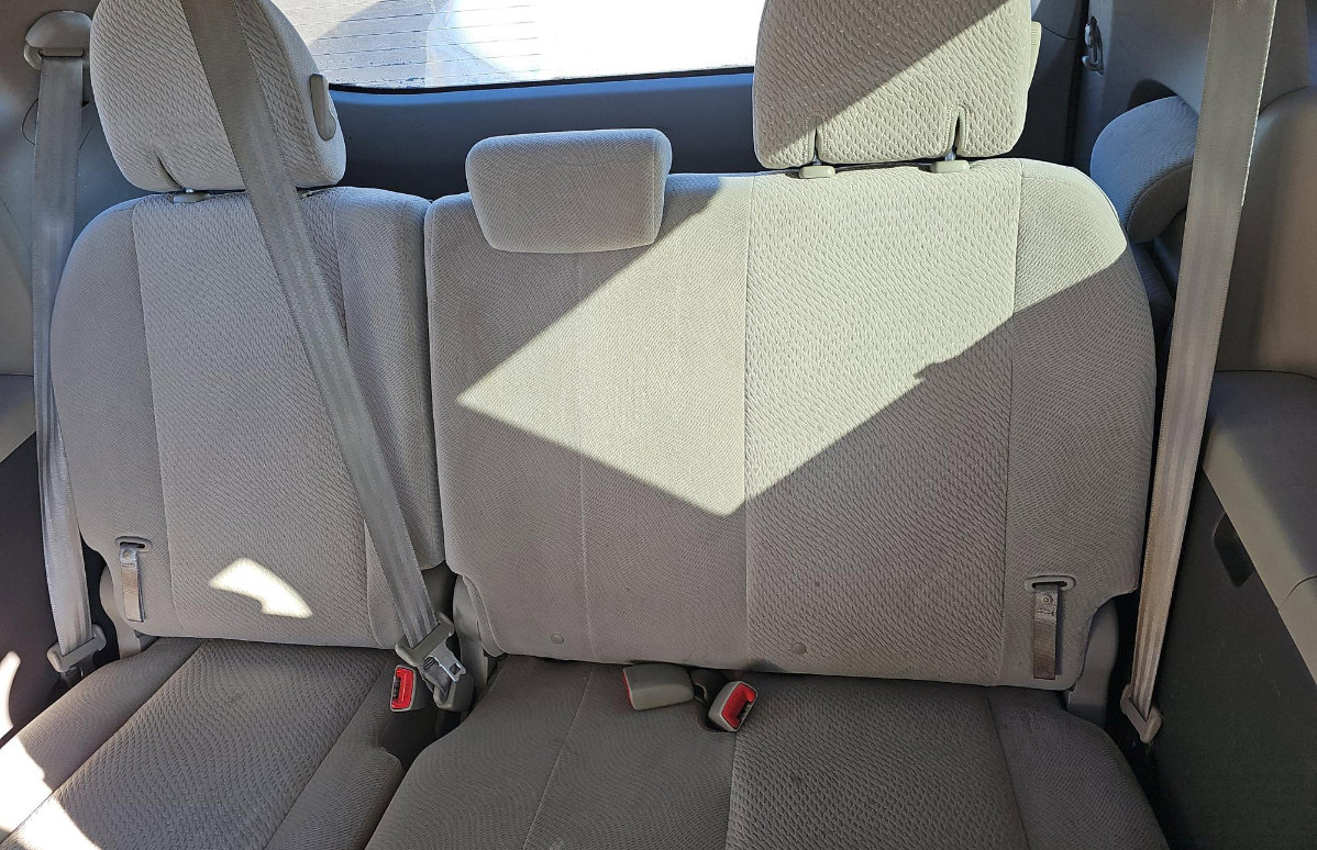 Used 2011 Toyota Sienna LE image 13