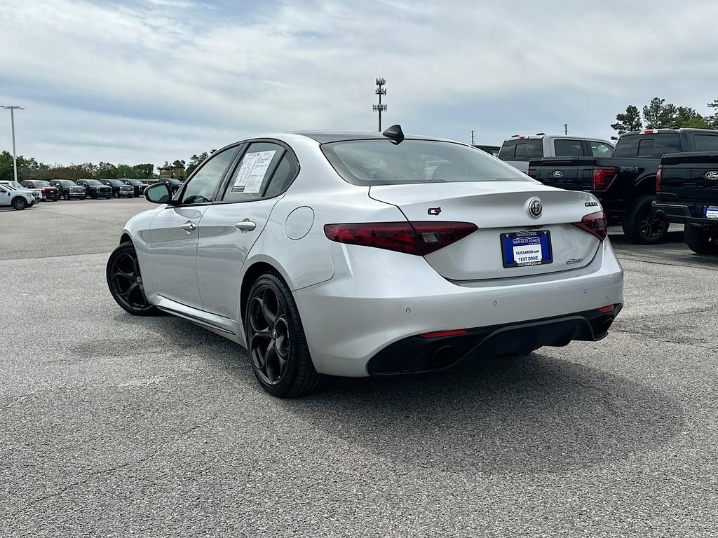 Used 2019 Alfa Romeo Giulia Ti image 6